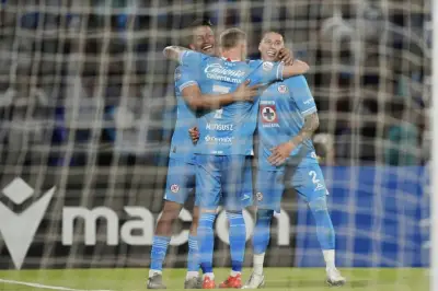 Cruz Azul beats the Vancouver Whitecaps 5-0 for the CONCACAF Champions Cup title
